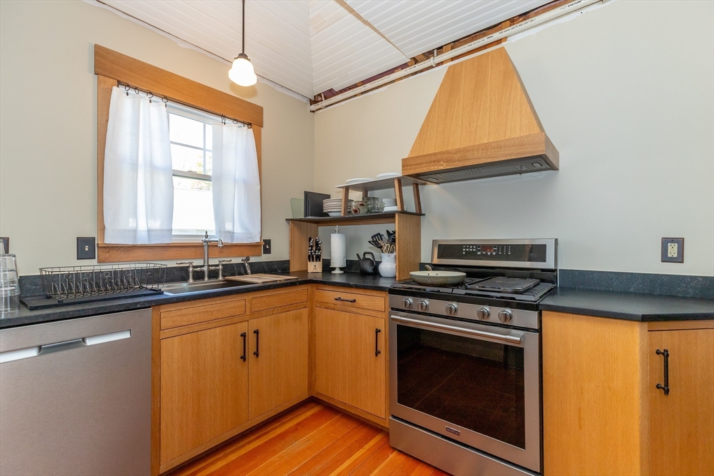 17 Carpenter St