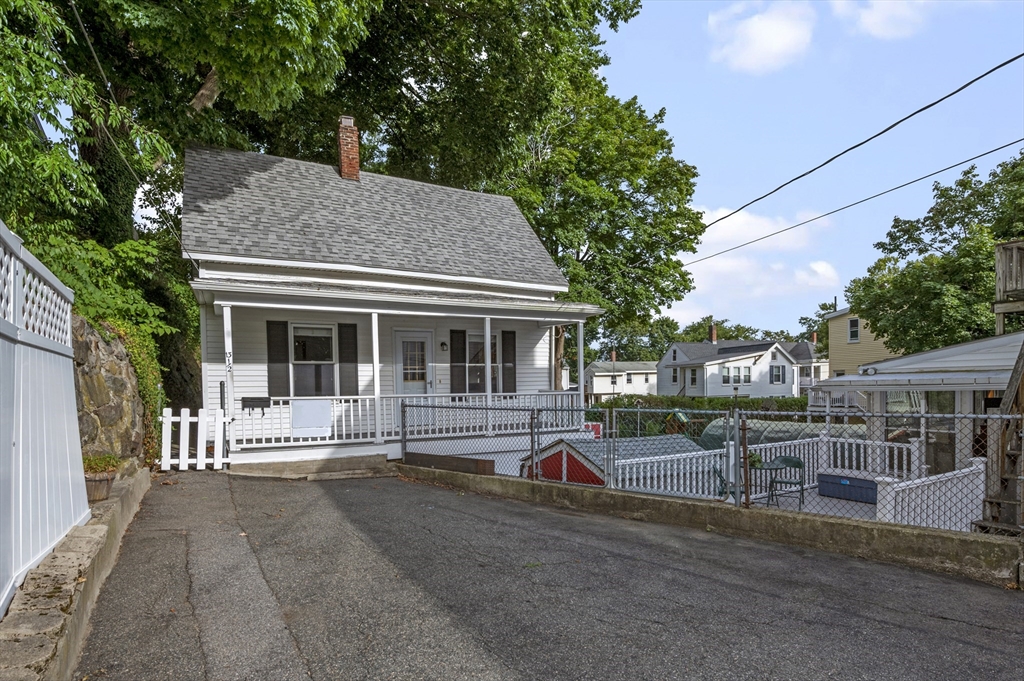 13-1/2 Prospect St