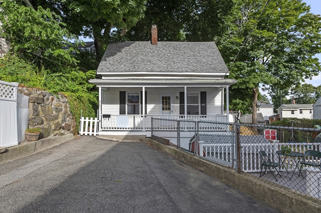 13-1/2 Prospect St