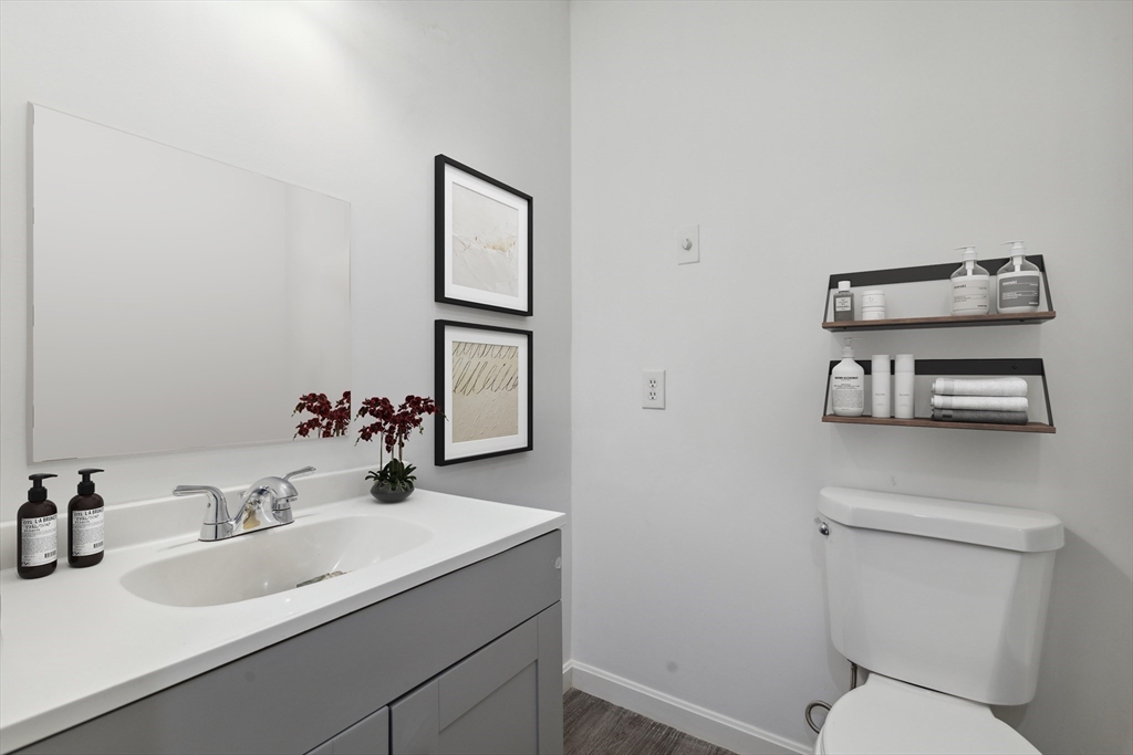 10 Landing Dr # 10