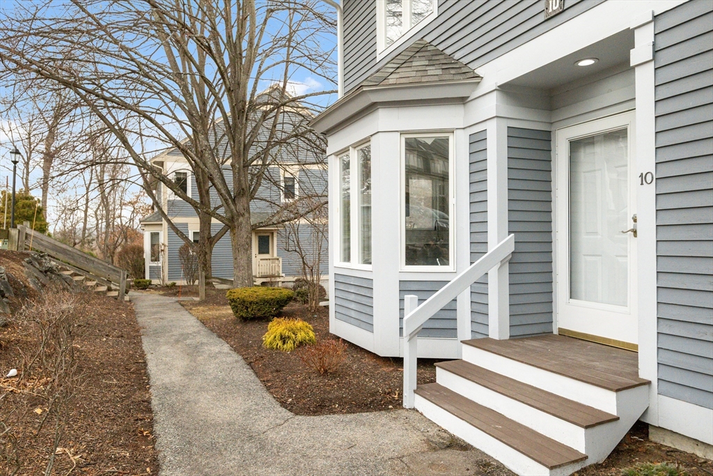 10 Landing Dr # 10