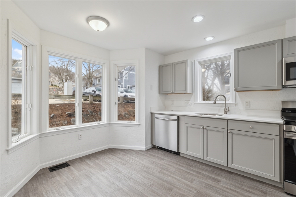 10 Landing Dr # 10