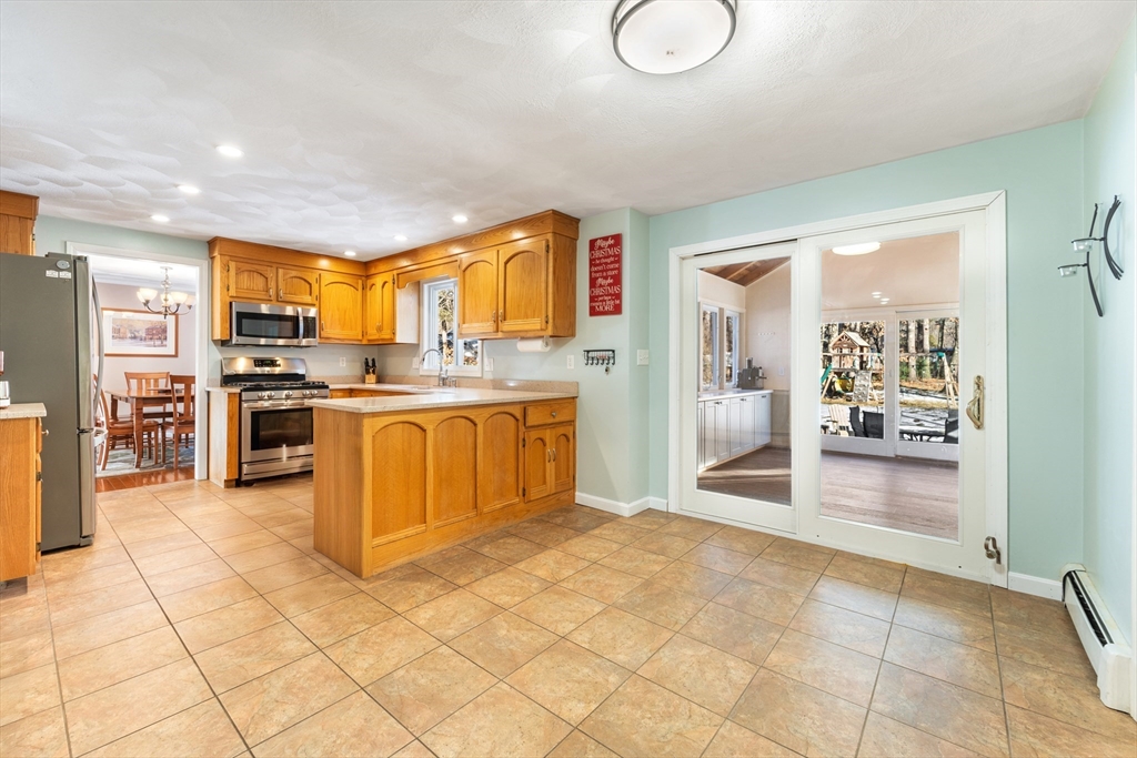 12 Dunvegan Dr