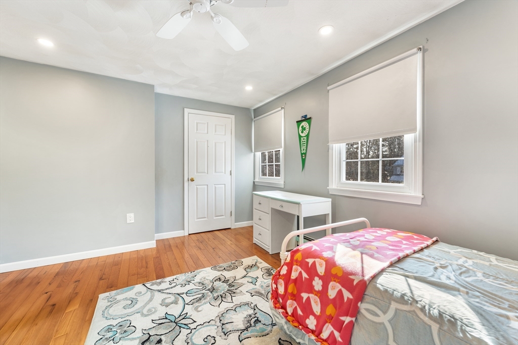 12 Dunvegan Dr