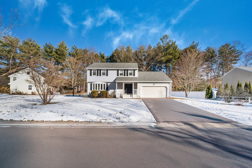 12 Dunvegan Dr