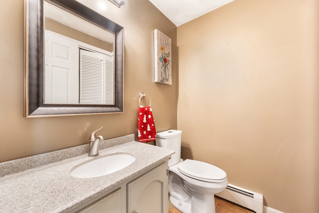 12 Dunvegan Dr