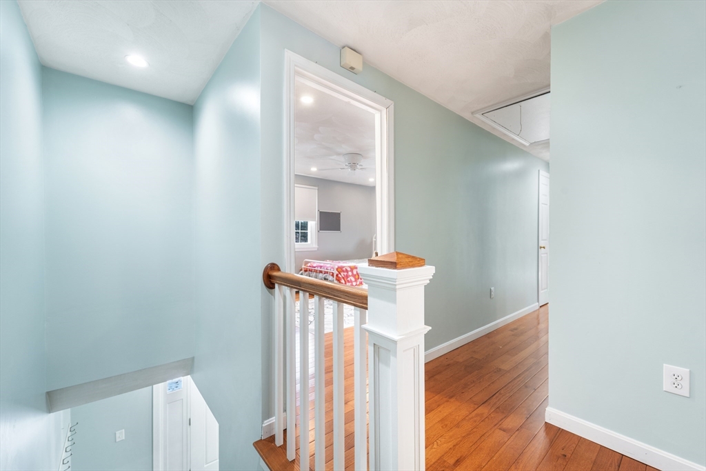 12 Dunvegan Dr