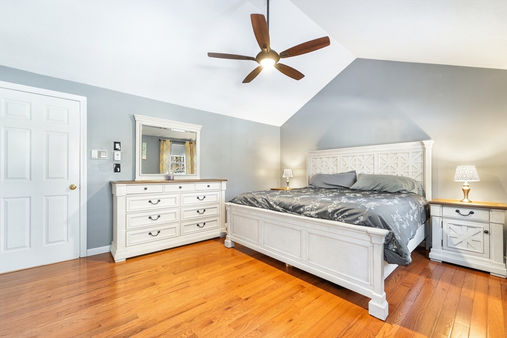 12 Dunvegan Dr