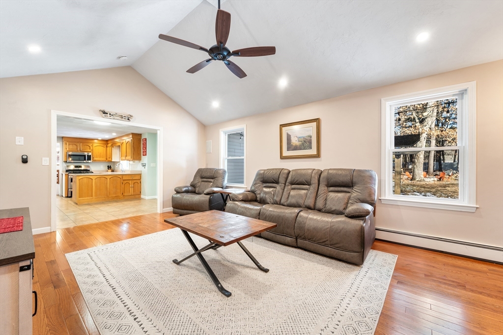 12 Dunvegan Dr