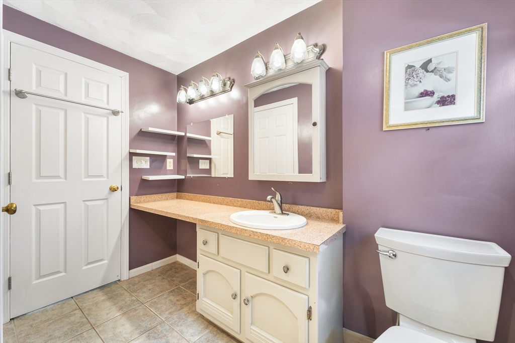 12 Dunvegan Dr