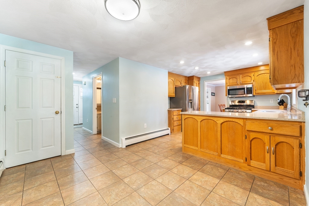 12 Dunvegan Dr