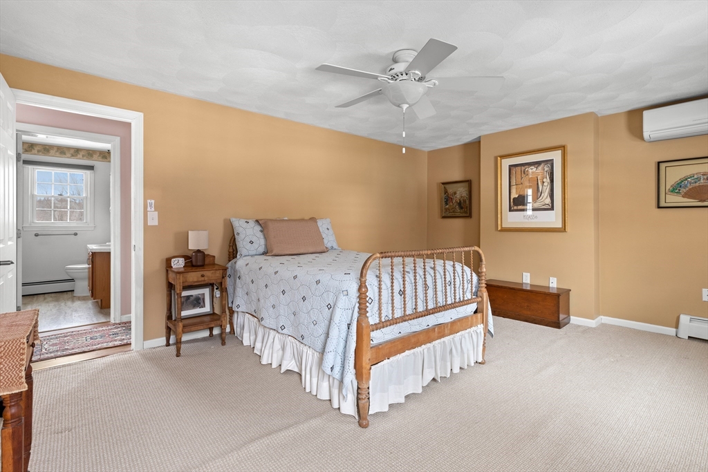 8 Christie Dr # 1