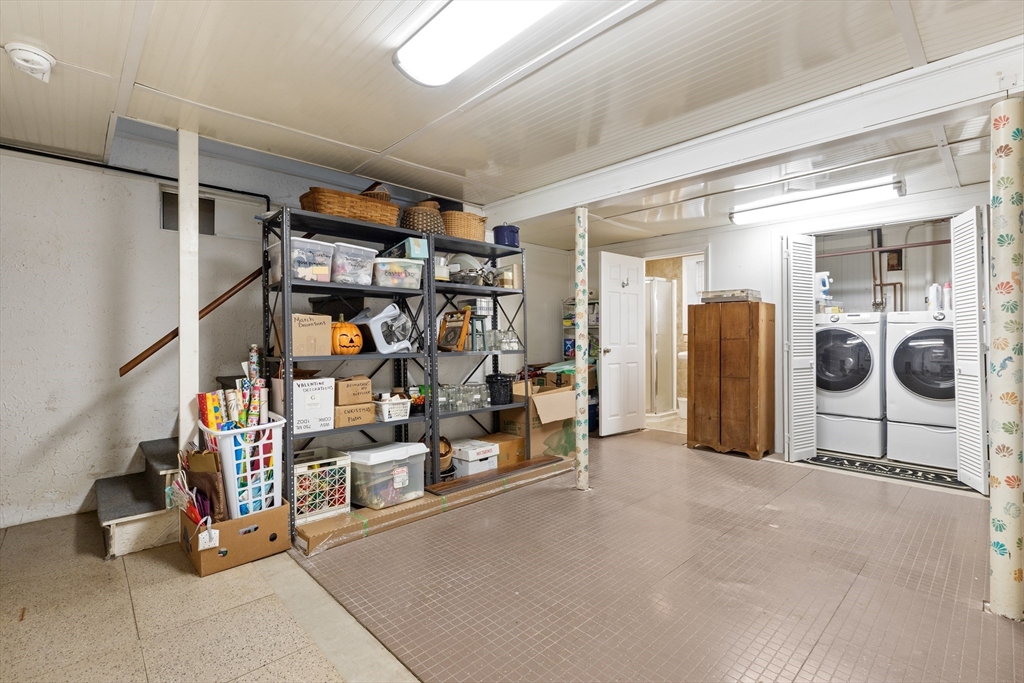 8 Christie Dr # 1