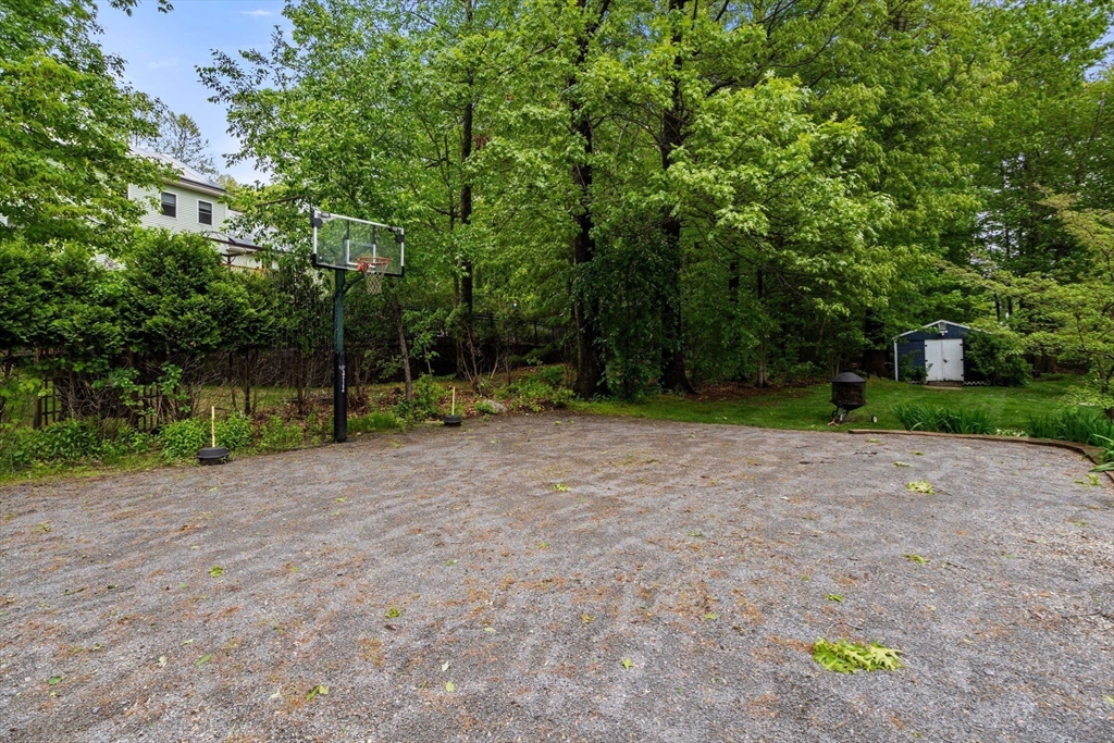 13 Spindle Tree Ln
