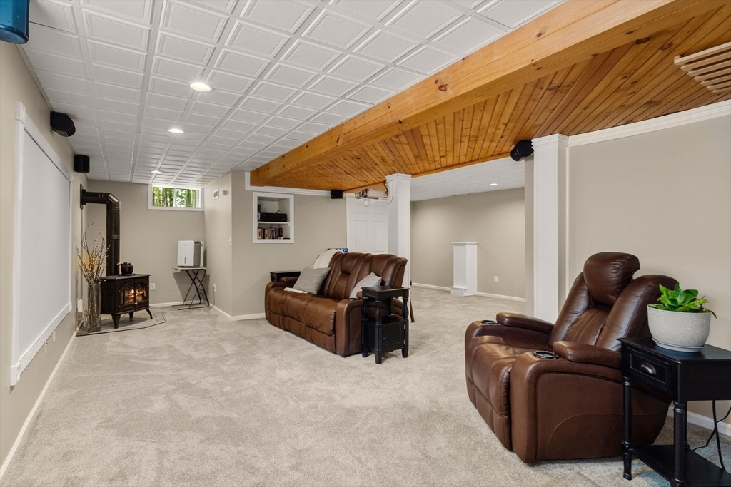 13 Spindle Tree Ln