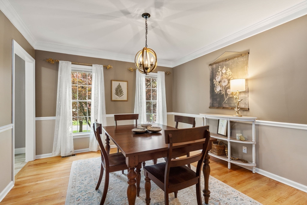 13 Spindle Tree Ln