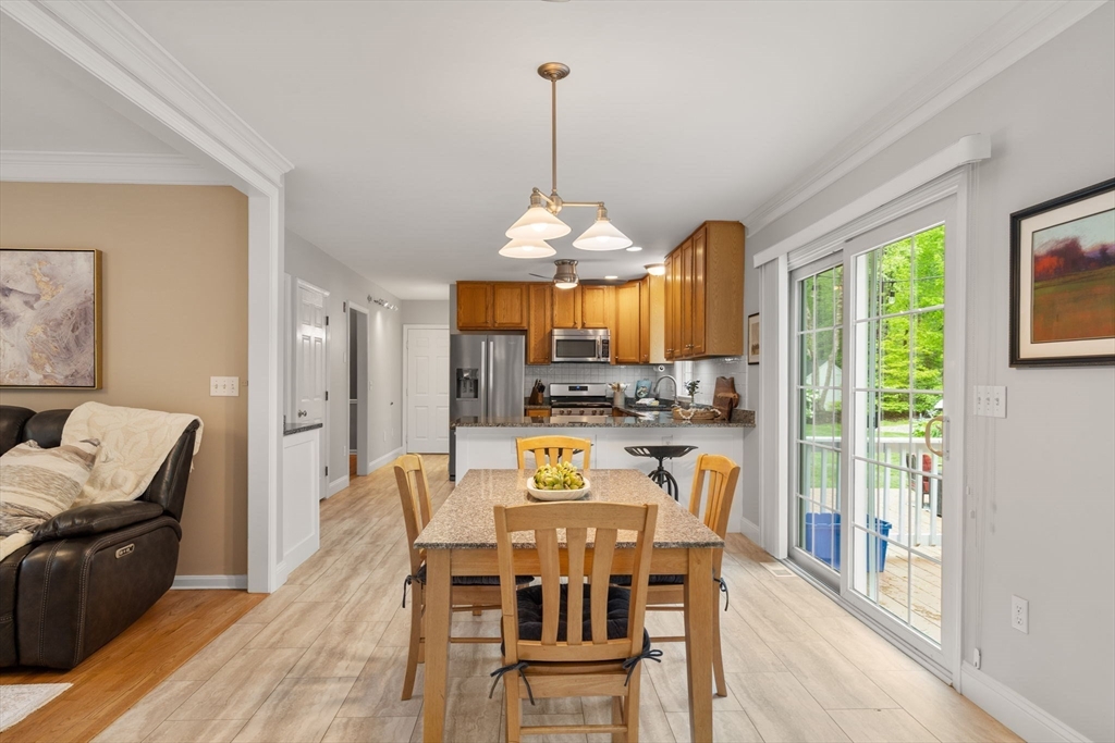 13 Spindle Tree Ln