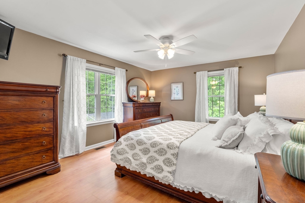 13 Spindle Tree Ln