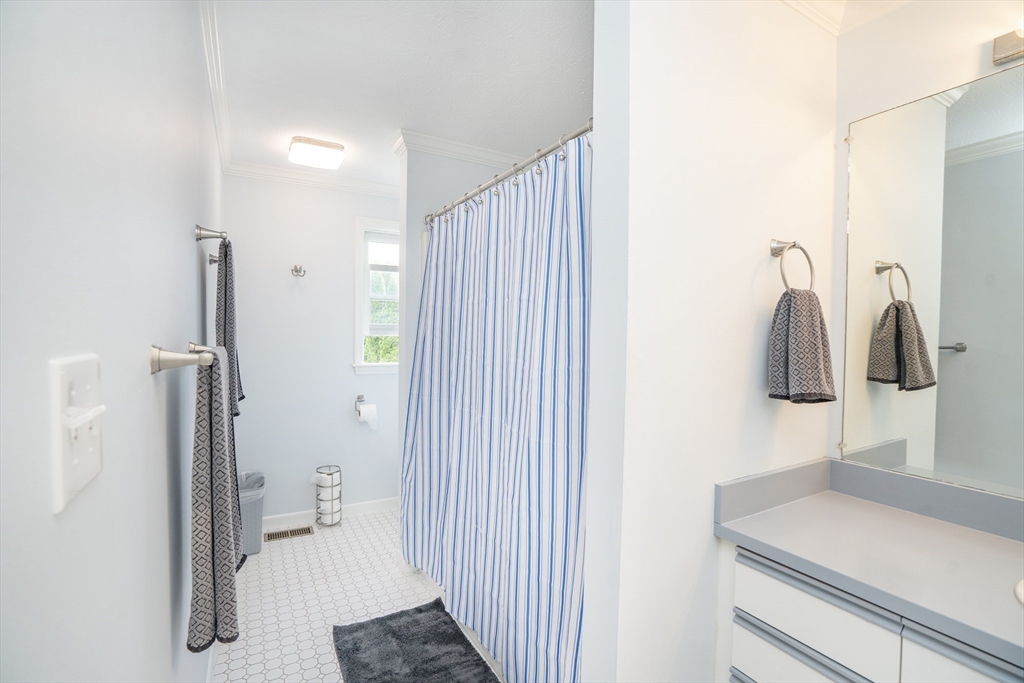 5 Maudsley View Ln