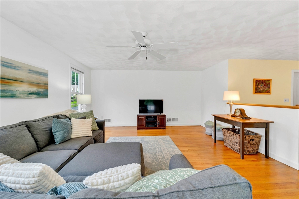 8 Frances Dr