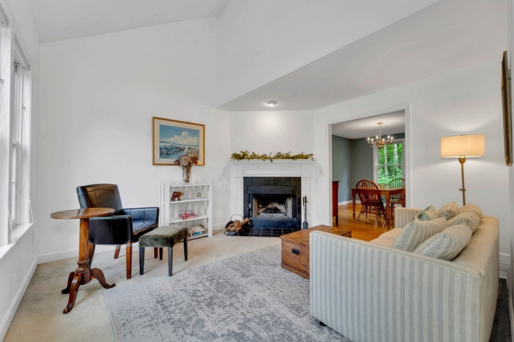 8 Frances Dr