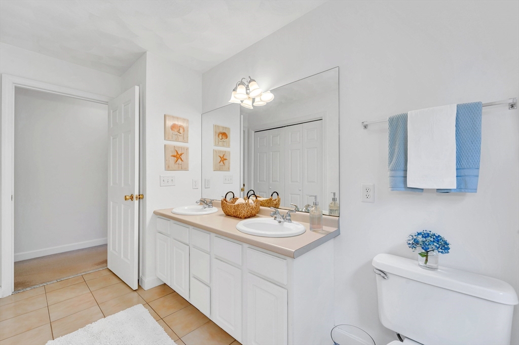 8 Frances Dr