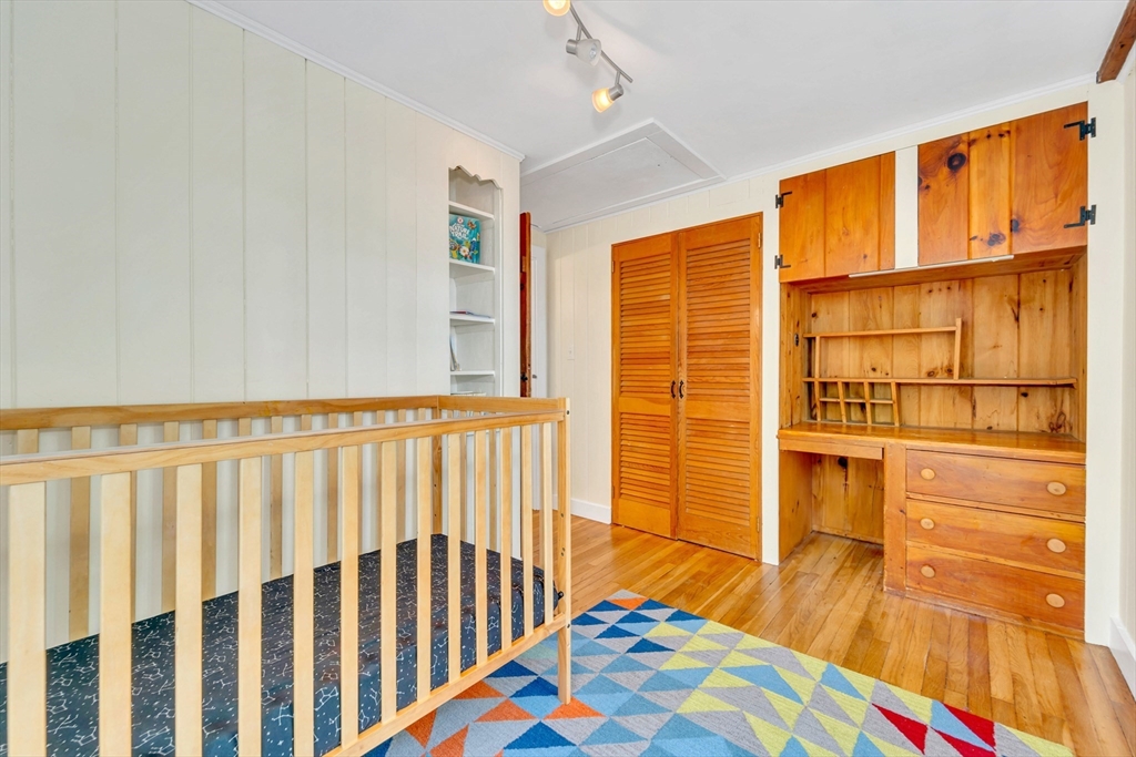26 Beacon St