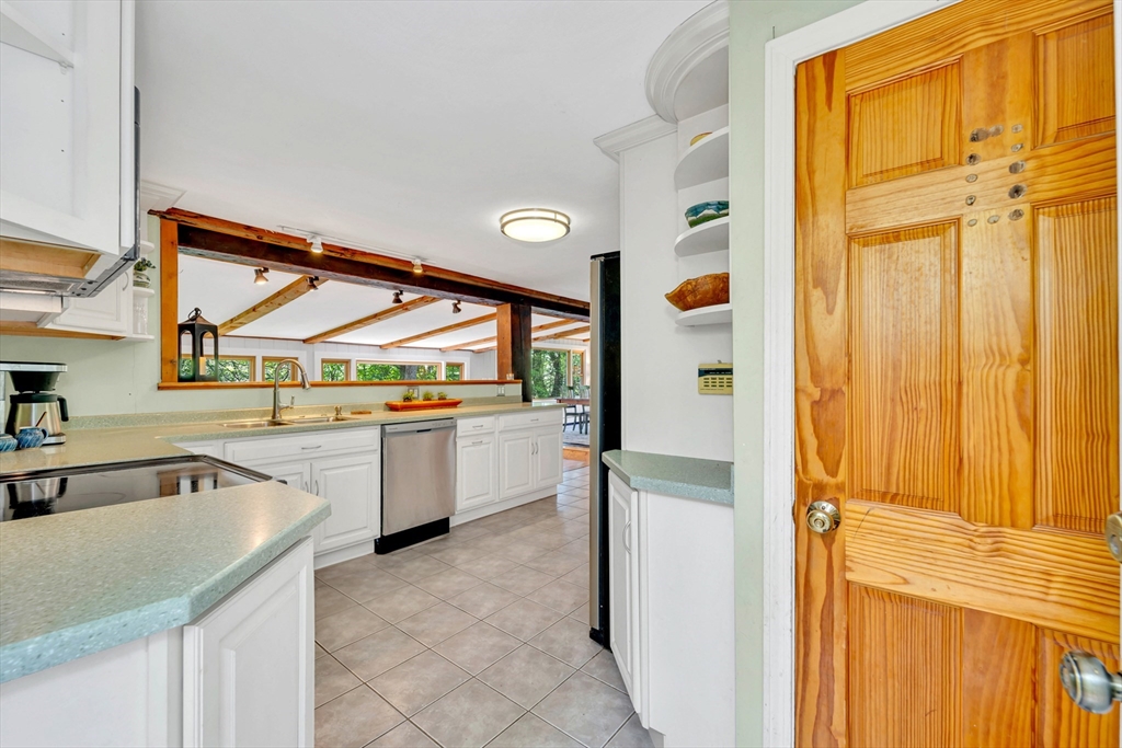 26 Beacon St