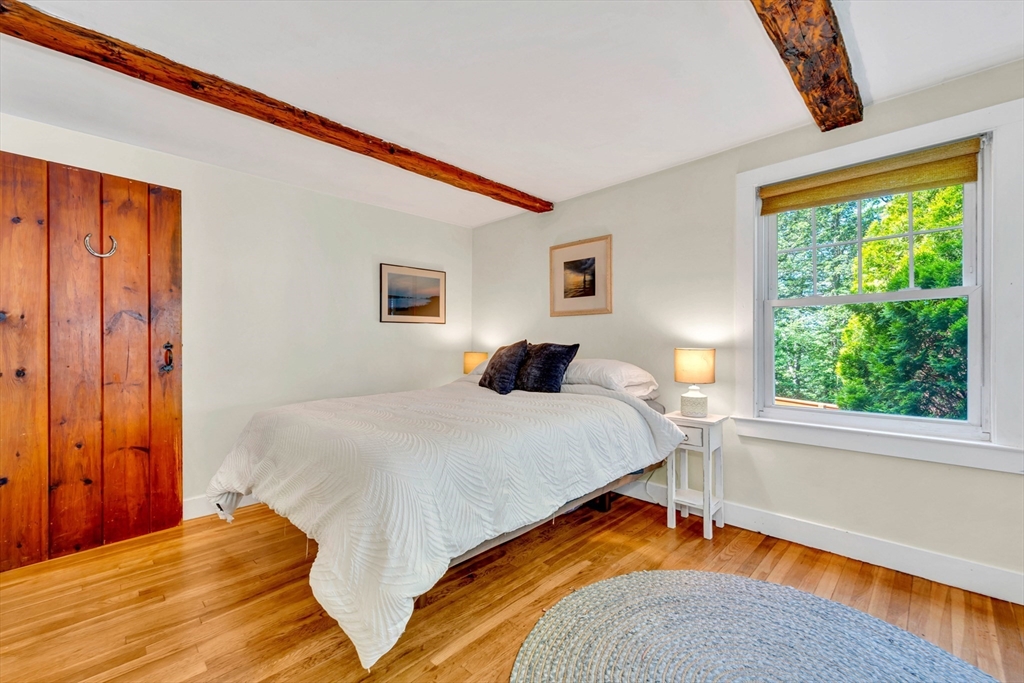 26 Beacon St