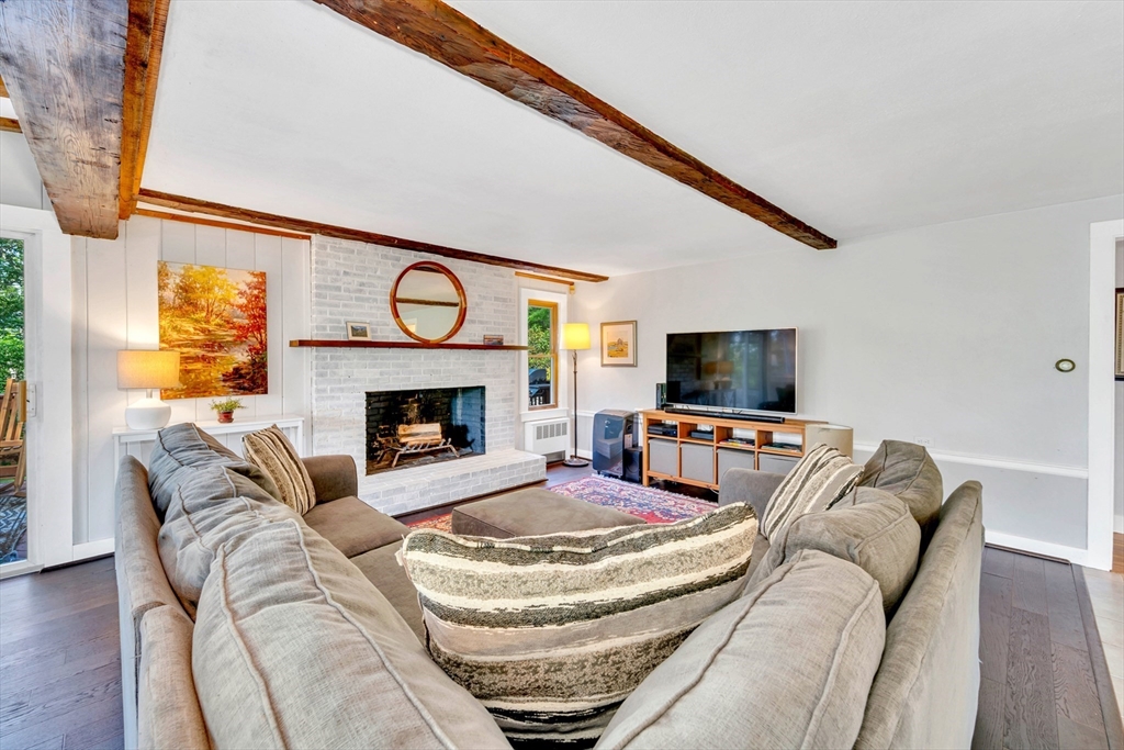 26 Beacon St