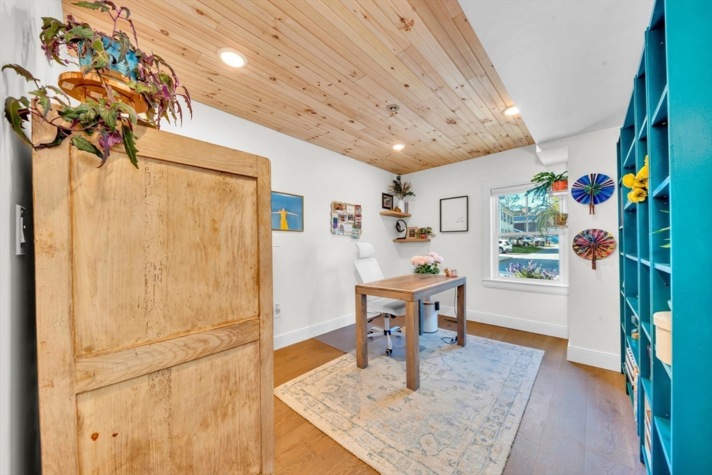24 Aubin St # 2