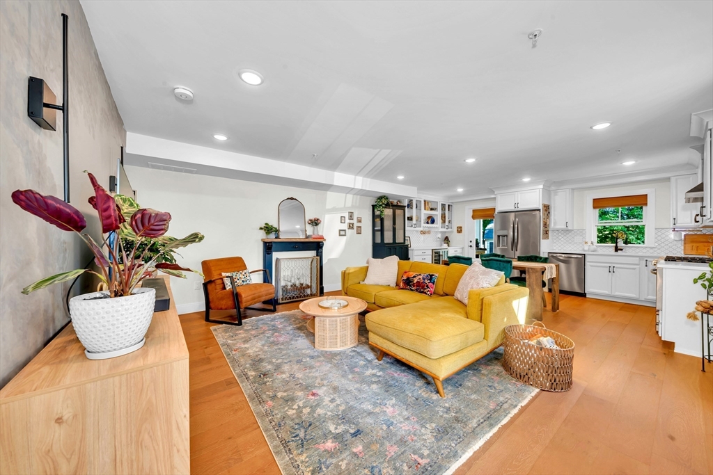 24 Aubin St # 2