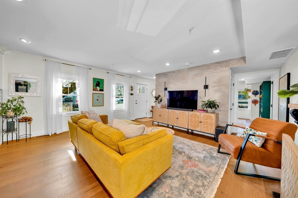 24 Aubin St # 2