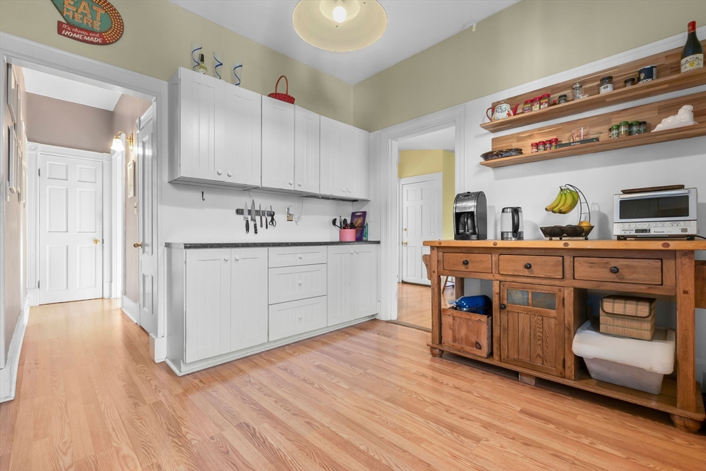 1 Hillside Ave # 3
