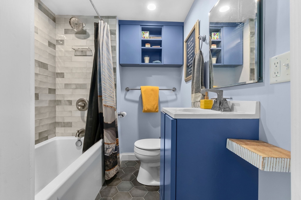 1 Hillside Ave # 3