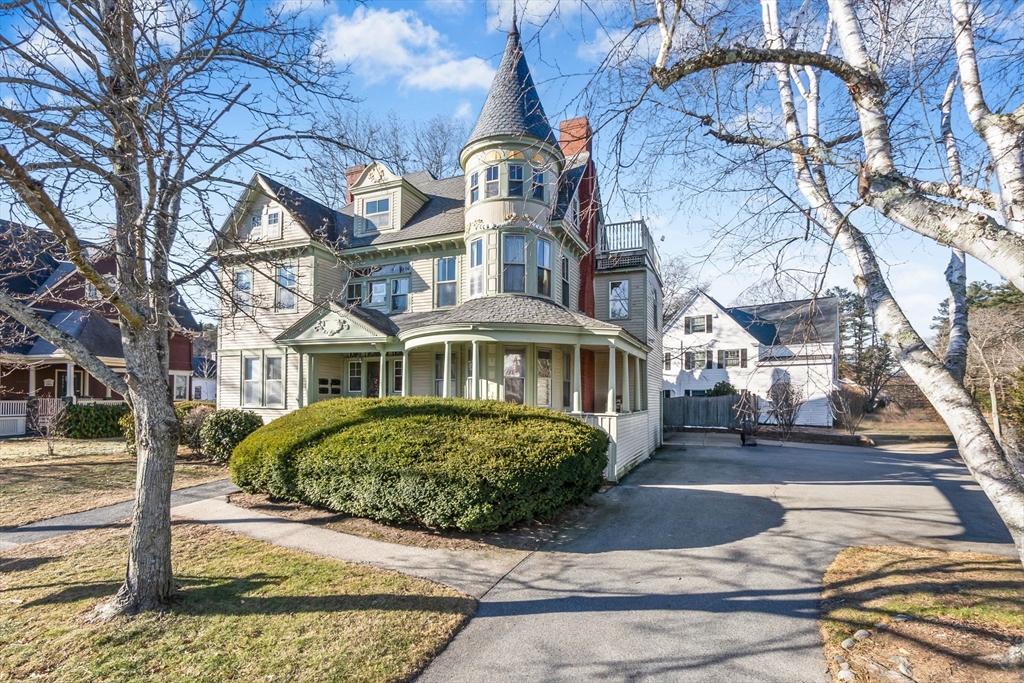1 Hillside Ave # 3