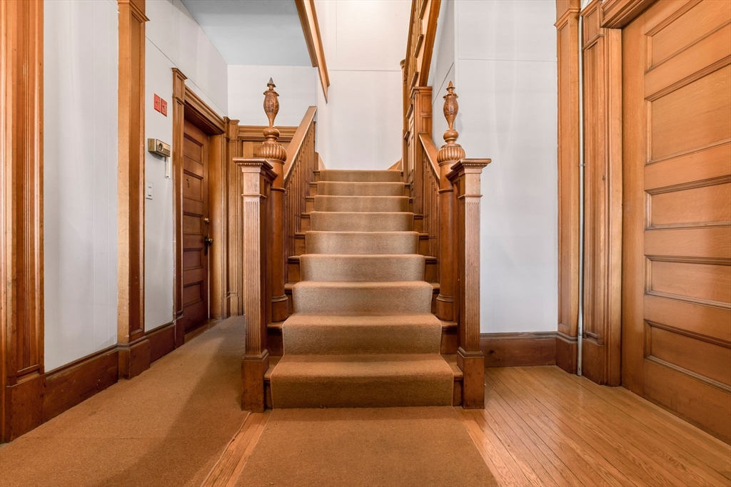 1 Hillside Ave # 3