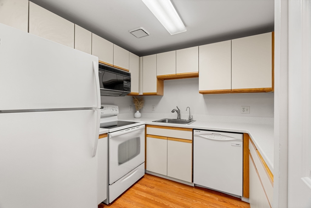 100 Ledgewood Dr # 117