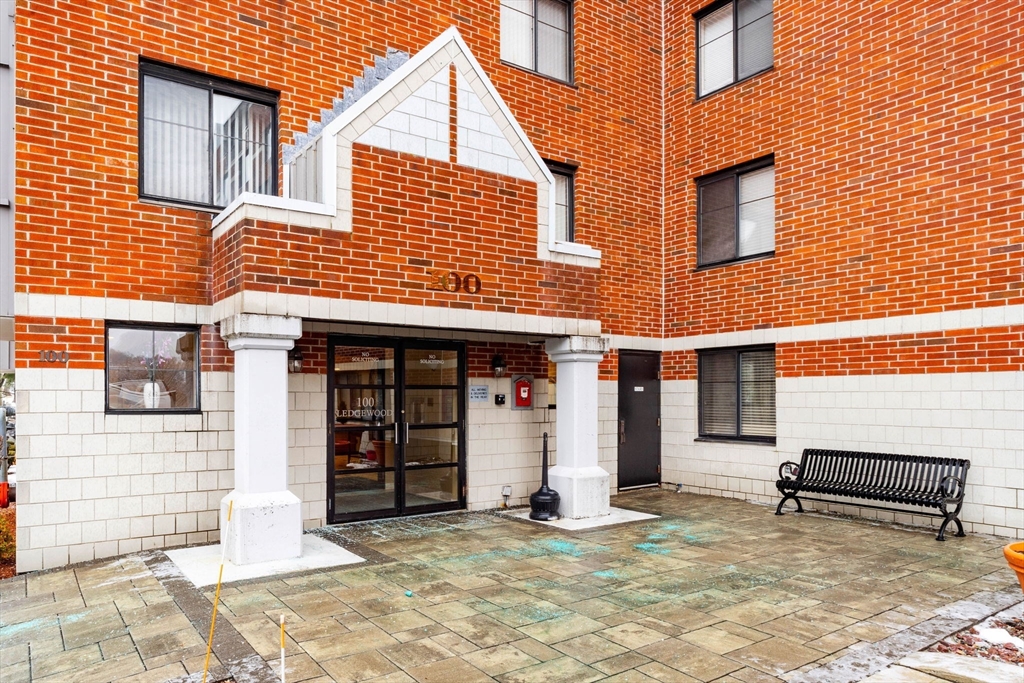 100 Ledgewood Dr # 117