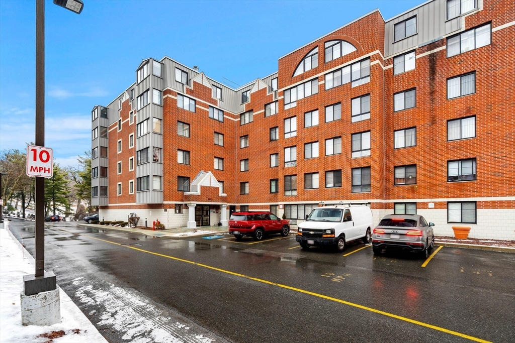 100 Ledgewood Dr # 117