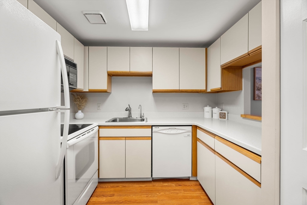 100 Ledgewood Dr # 117