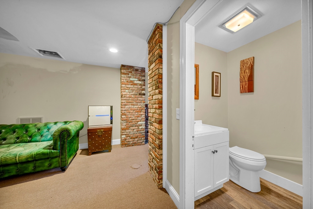 1401 Great Pond Rd # 3