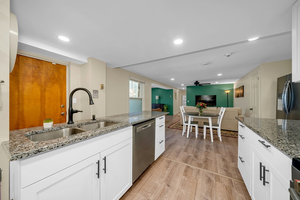 1401 Great Pond Rd # 3