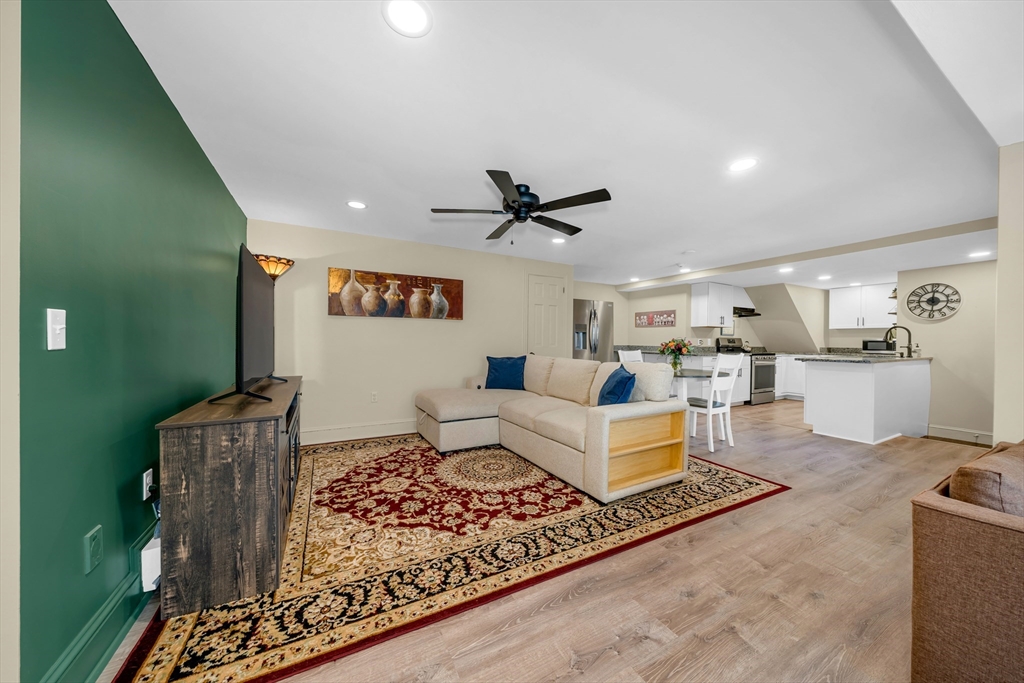 1401 Great Pond Rd # 3