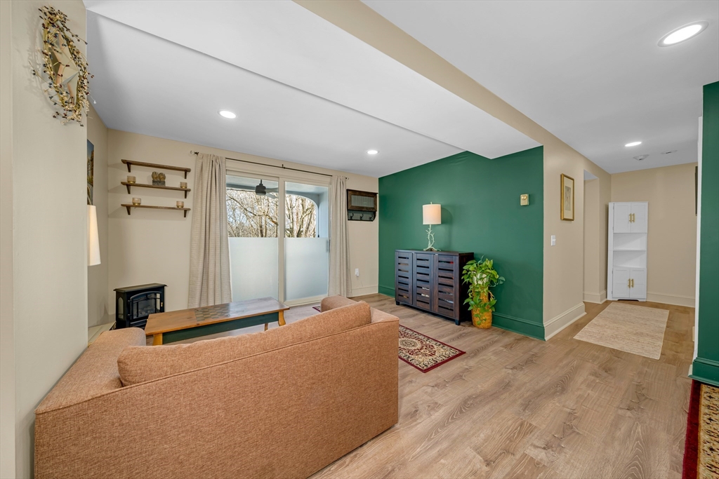 1401 Great Pond Rd # 3