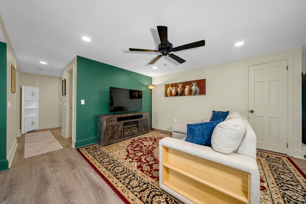 1401 Great Pond Rd # 3