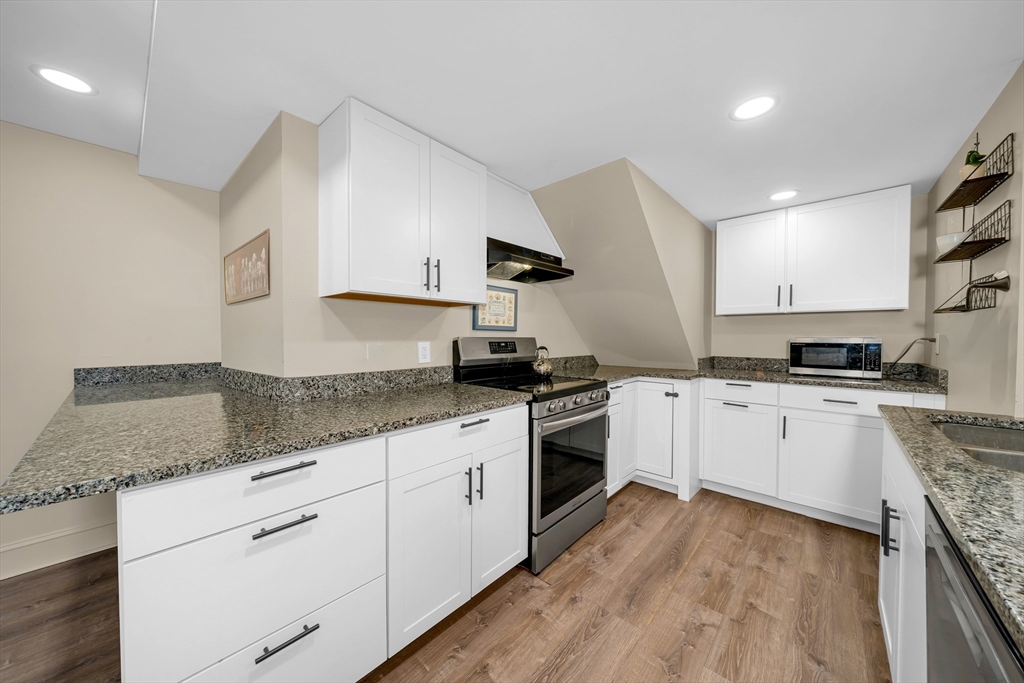 1401 Great Pond Rd # 3