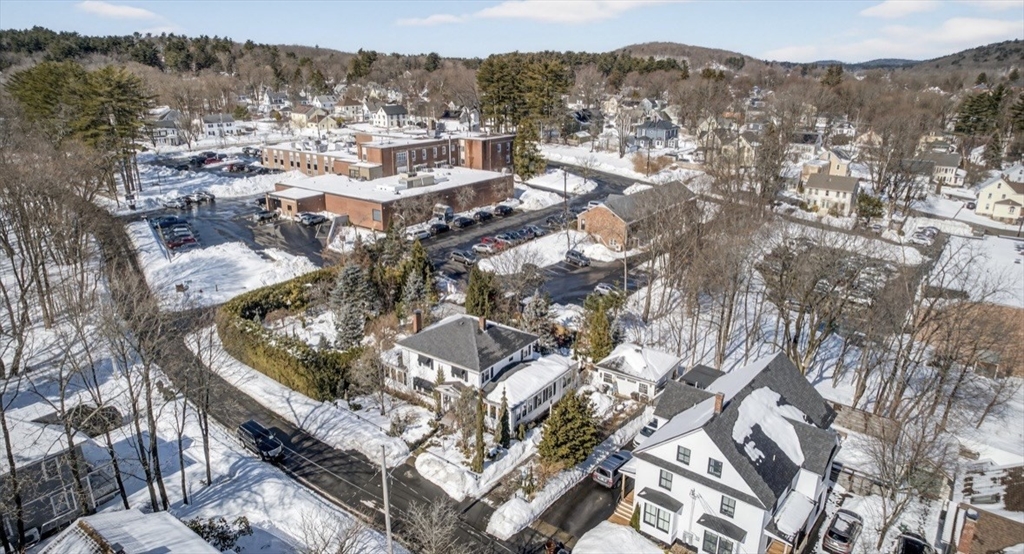 15 Wells Ave