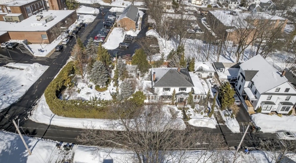 15 Wells Ave