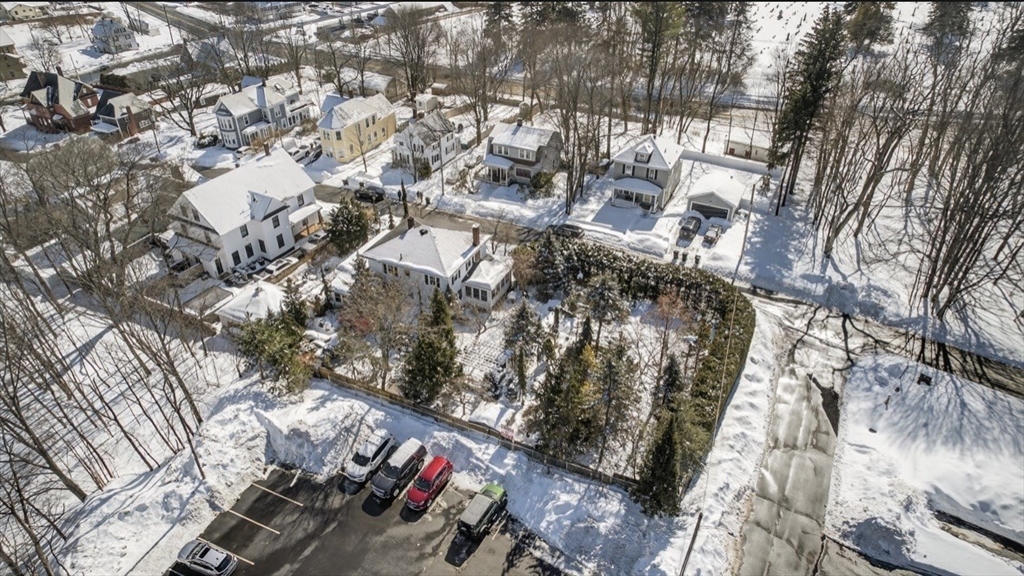 15 Wells Ave